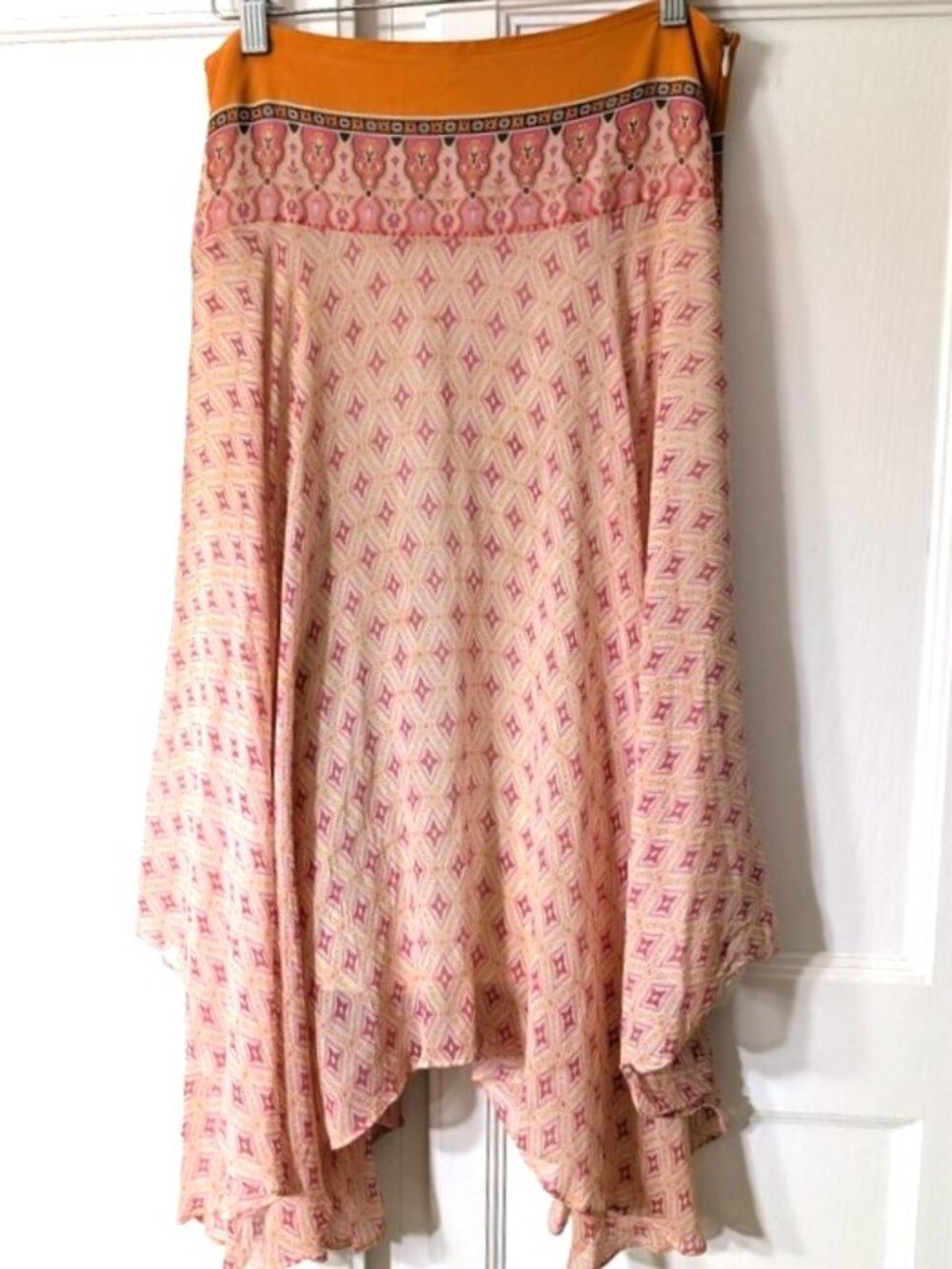 BR Silk Chiffon Y2K Flowy Pink Patterned Handkerchief Hem Skirt Size 4 - Picture 4 of 7